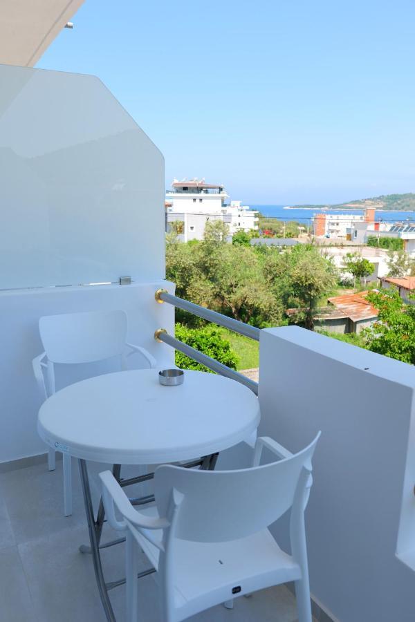 Iljo Apartments Ксамил Екстериор снимка