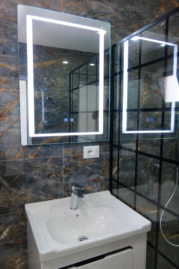 Iljo Apartments Ксамил Екстериор снимка