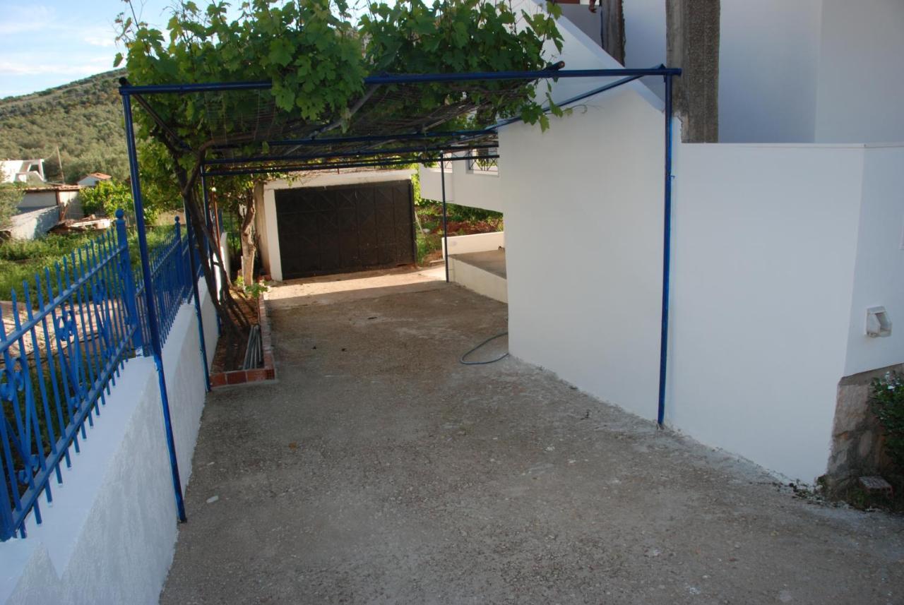 Iljo Apartments Ксамил Екстериор снимка