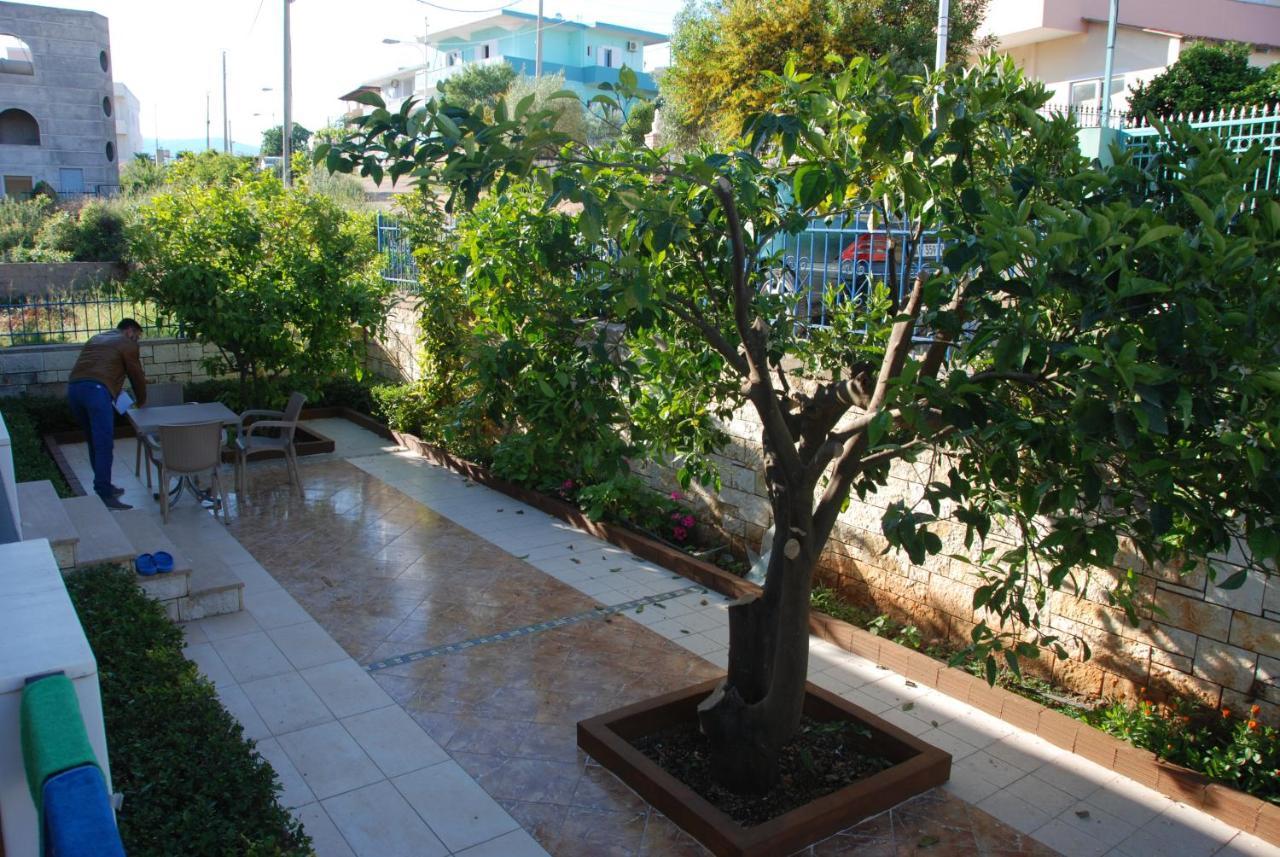 Iljo Apartments Ксамил Екстериор снимка