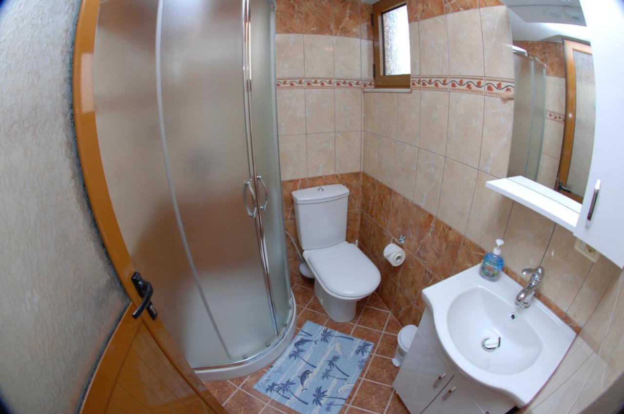 Iljo Apartments Ксамил Екстериор снимка
